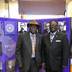 Meet your Posher, Howard